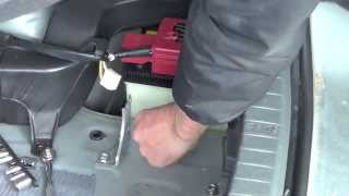 How to change a Toyata Prius battery [upl. by Rannug]