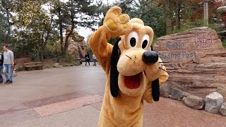 Fun with Pluto and Goofy in Frontierland at Disneyland Paris [upl. by Sarge]