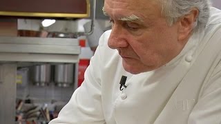 Guide Michelin 2016 Alain Ducasse savoure son succès [upl. by Atsiuqal666]